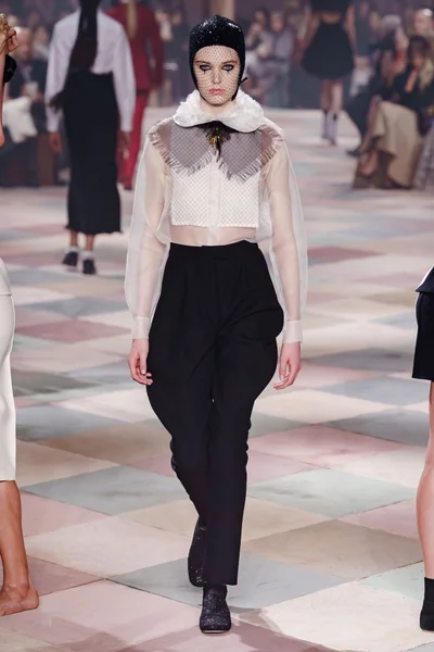 Look 6